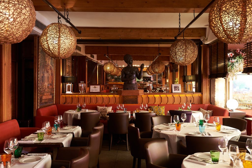 restaurant room african queen